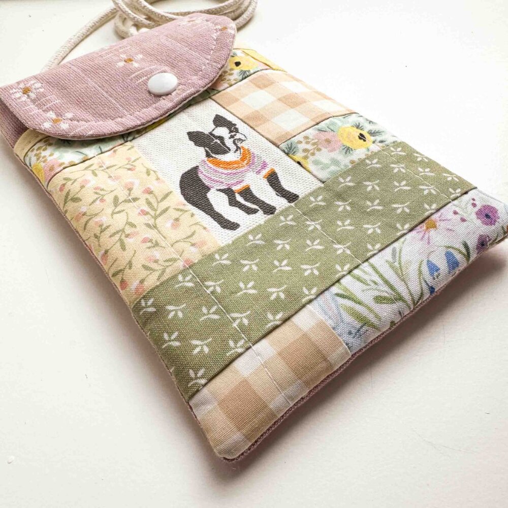 Handmade Boston terrier passport bag for dog lovers - Picture 3 of 10
